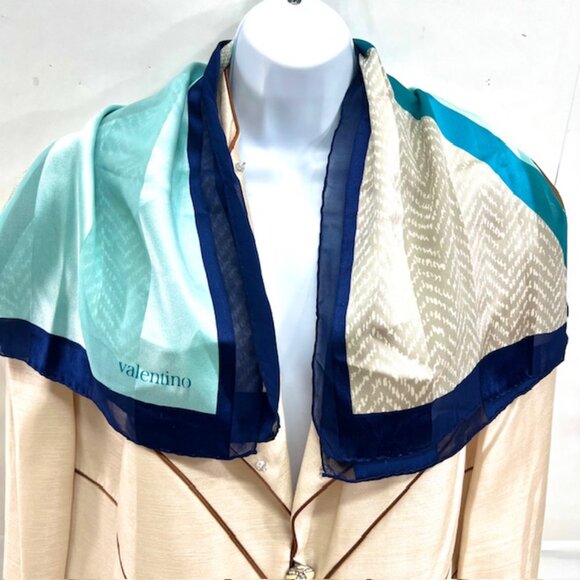 Beautiful Solf Silky Valentino Lightweight Square 34" Blue gray borwn green (84) - Picture 1 of 10